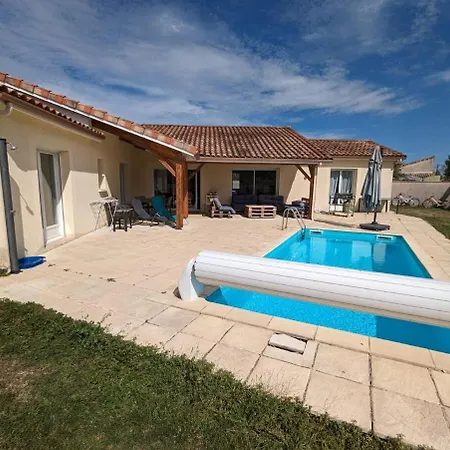 Pourpre-piscine Chauffee-climatisation-jardin 別荘 Bouniagues